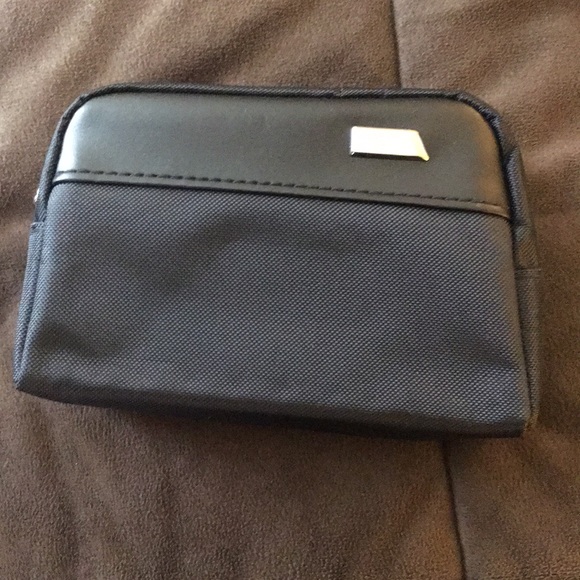 Tumi travel kit and make up bag - Picture 2 of 3